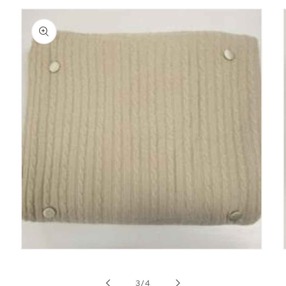 Kumi Kookoon Luxurious Silk and Cashmere Throw Blanket In Indigo - Picture 6 of 8